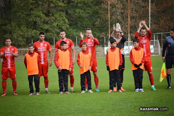 С нови екипи играчите на „Розова долина“  отбелязаха 4 на „Свиленград“