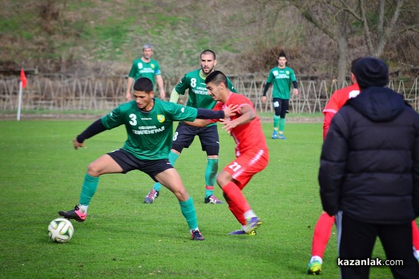 С нови екипи играчите на „Розова долина“  отбелязаха 4 на „Свиленград“