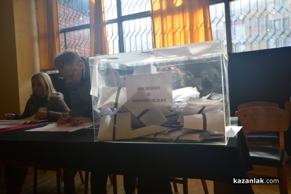 Висока активност в първите часове на изборите за Президент и Референдум