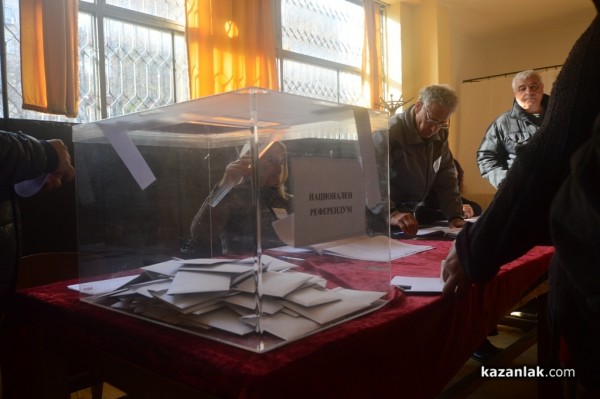 Висока активност в първите часове на изборите за Президент и Референдум