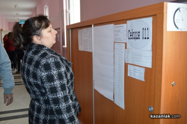 Радев побеждава Цачева с близо 8% в област Стара Загора