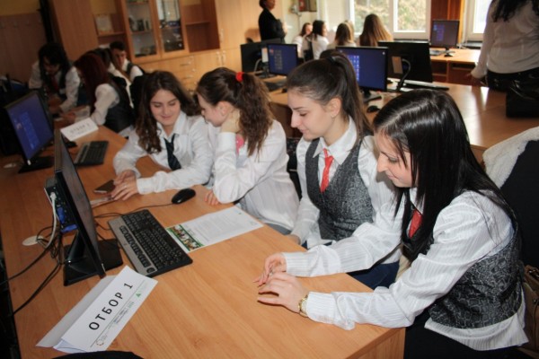 Иновационен лагер по предприемачество се проведе в ПГЛПТ