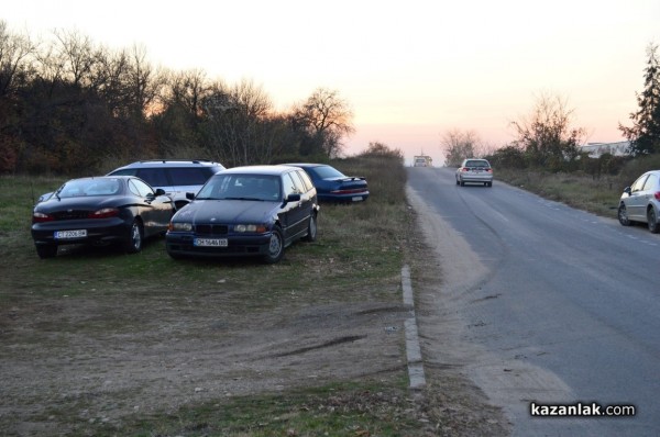 „Паякът“ вдига автомобили паркирани в тревните площи покрай Арсенал
