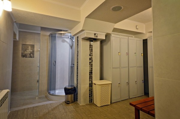 Басейн с минерална вода отвори Хотел „Казанлък“