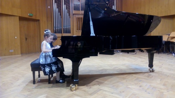 Учениците на Елена Юлиянова спечелиха 8 престижни награди