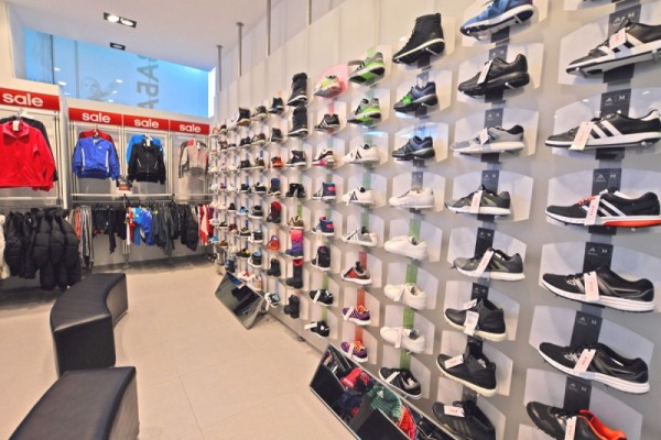 Големите “Черни“ намаления в ADIDAS Казанлък започват преди големия Black Friday
