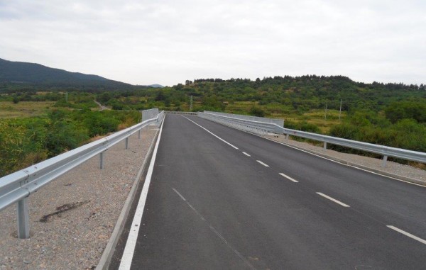 Над половин милион лева са инвестирани в ремонта на надлеза край Николаево