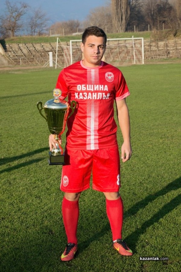 Футболистите на „Розова долина“ се снимаха за календар