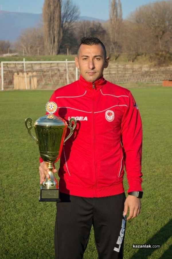 Футболистите на „Розова долина“ се снимаха за календар