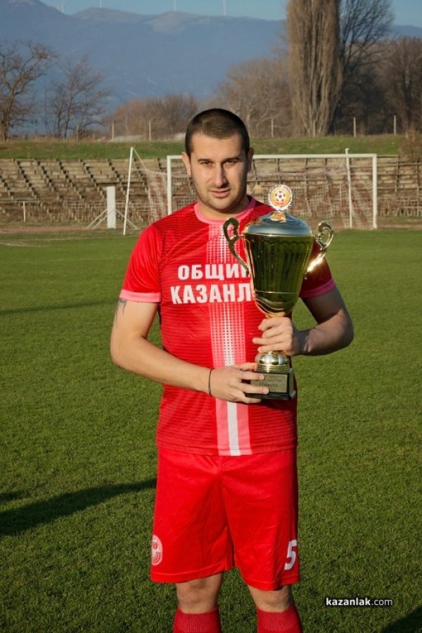 Футболистите на „Розова долина“ се снимаха за календар