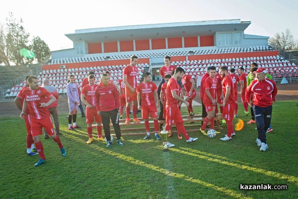 Футболистите на „Розова долина“ се снимаха за календар