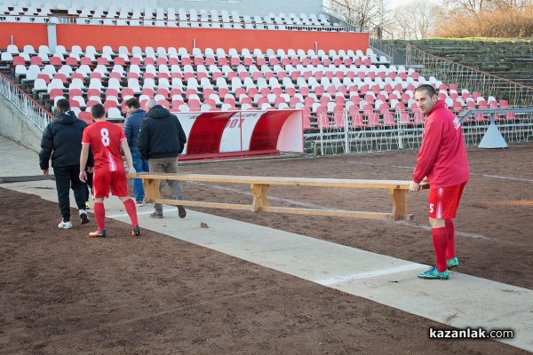 Футболистите на „Розова долина“ се снимаха за календар
