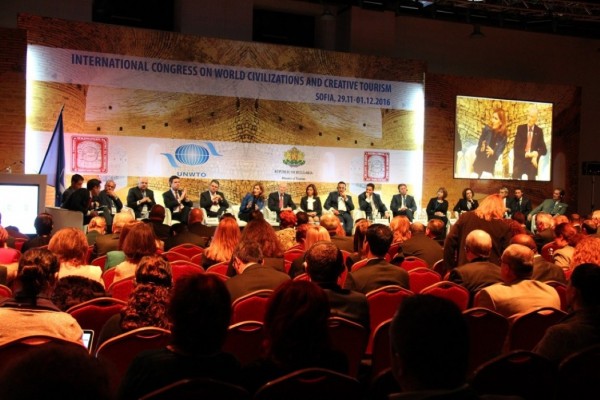 Светилата на световната наука за цивилизациите идват на 1 декември в Казанлък