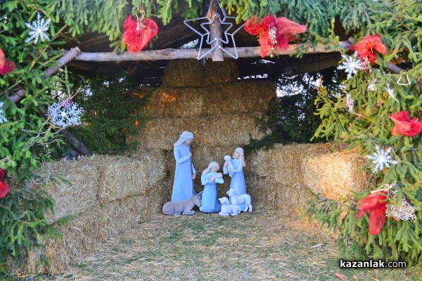 Енина се готви за голям Никулден тази вечер