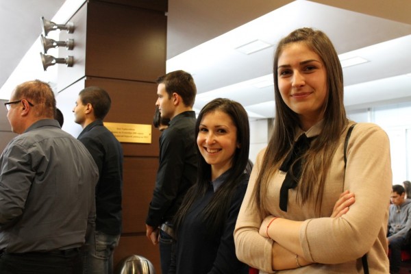 Ученици от ПГЛПТ със сертификати от Националното състезание по финанси и счетоводство в УНСС