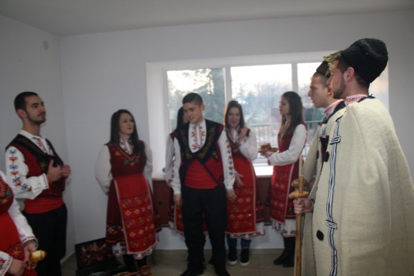 Възстановка на Бъдни вечер и Коледа направиха в ПГЛПТ