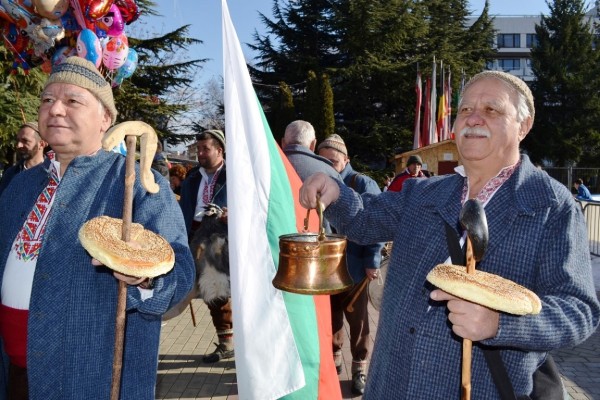 Коледарска благословия за казанлъчани 