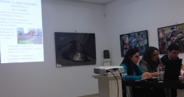 Инвестиционната програма на Община Казанлък за 2017г. ще заложи на ремонт на тротоари, улично осветление, междублокови пространства и улици