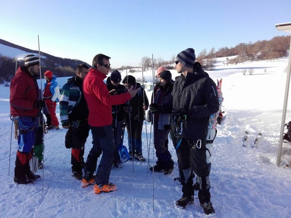 Зимен курс по ледено катерене и лавино-спасителна акция проведе АТК “Казанлък“