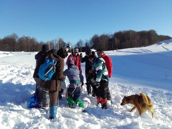 Зимен курс по ледено катерене и лавино-спасителна акция проведе АТК “Казанлък“