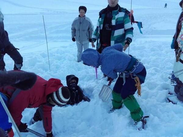 Зимен курс по ледено катерене и лавино-спасителна акция проведе АТК “Казанлък“