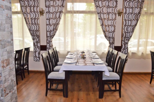 Празник на влюбените с DJ - две вечери в Ресторант ОРИЕНТ на 11 и 14 февруари