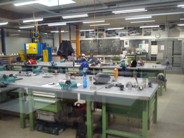 Швейцарският модел в българското образование – успешно приложен в казанлъшката професионална гимназия