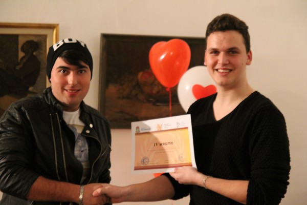 Конкурс „Любовта през моите очи“ отличи млади казанлъчани