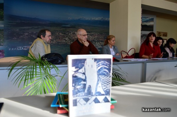 Вавилонската  кула на списание „Кула“