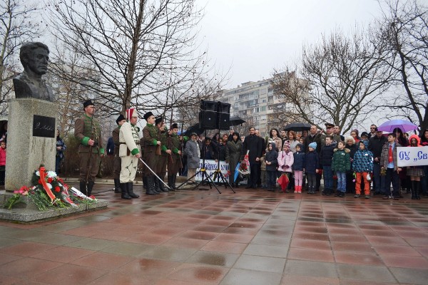 Община Казанлък почете 144 г. от гибелта на Апостола на свободата