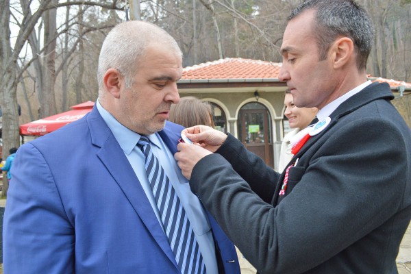 Борис Кърчев и Йоана Фильова посрещнаха колегите си от листата на ГЕРБ в Шипка