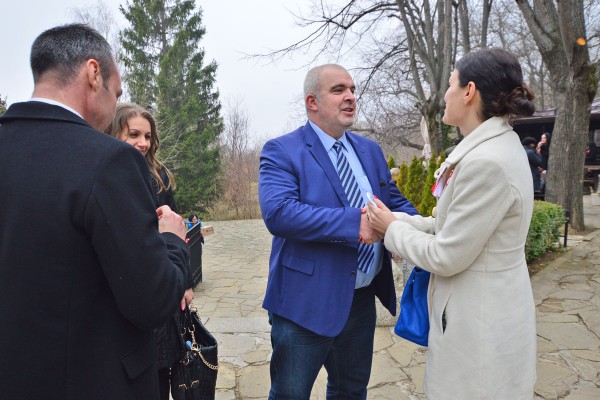 Борис Кърчев и Йоана Фильова посрещнаха колегите си от листата на ГЕРБ в Шипка