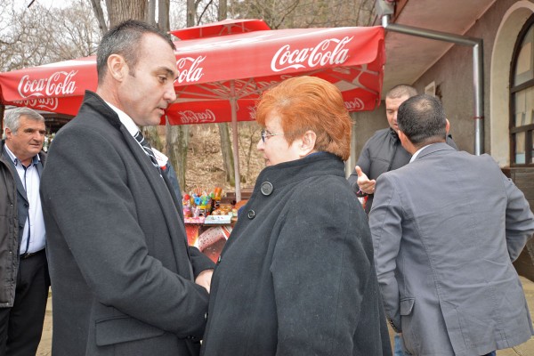 Борис Кърчев и Йоана Фильова посрещнаха колегите си от листата на ГЕРБ в Шипка