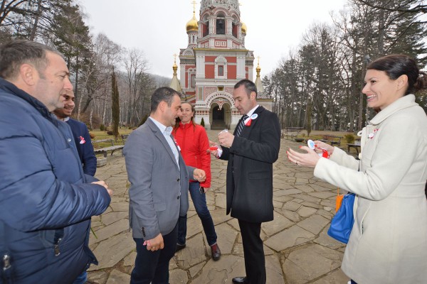 Борис Кърчев и Йоана Фильова посрещнаха колегите си от листата на ГЕРБ в Шипка