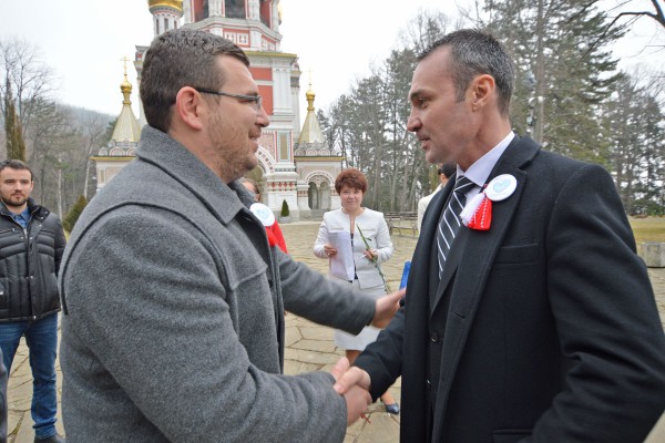 Борис Кърчев и Йоана Фильова посрещнаха колегите си от листата на ГЕРБ в Шипка