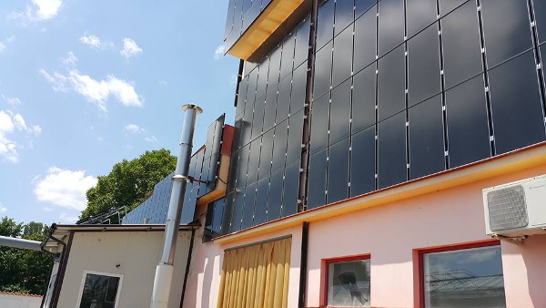 Казанлъшка фирма изгради уникална за България фотоволтаична фасада в Пазарджик