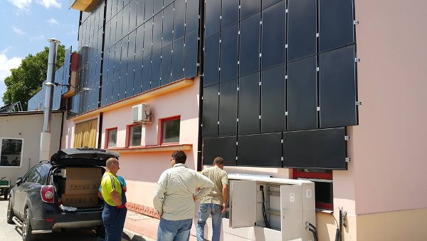 Казанлъшка фирма изгради уникална за България фотоволтаична фасада в Пазарджик