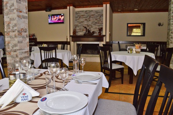 Ресторант ОРИЕНТ осигурява вечери с DJ на две дати за 8 март