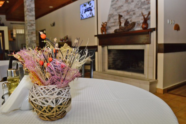 Ресторант ОРИЕНТ осигурява вечери с DJ на две дати за 8 март