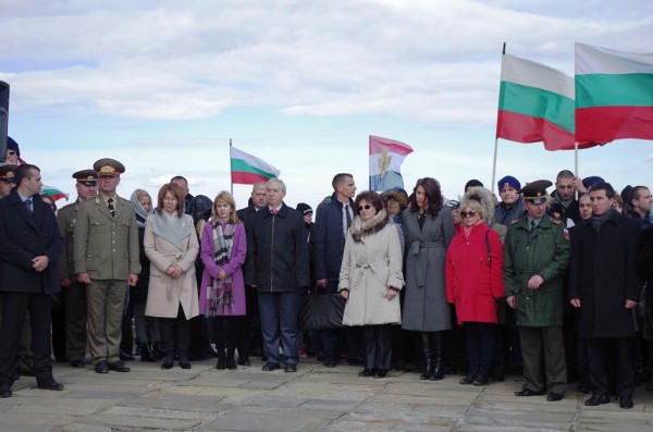 Почит и признателност от Община Казанлък за героите на България