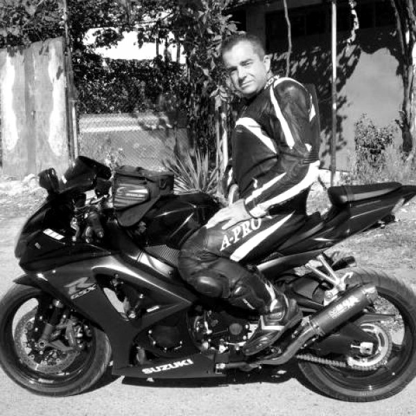 Полицай уби жена си и се самоуби тази сутрин в Казанлък