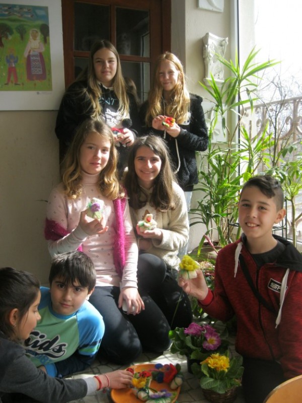 В галерия “Ателието“ направиха “Подаръци за мама“