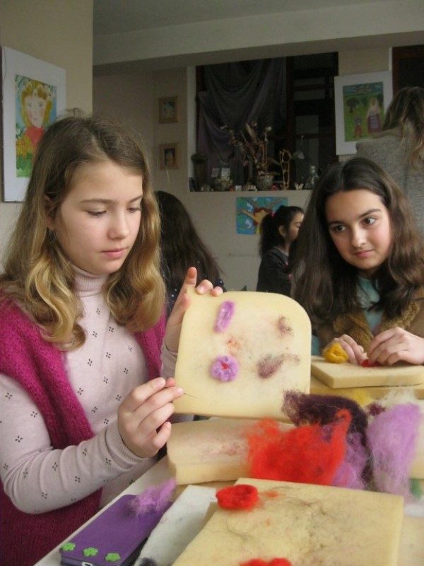 В галерия “Ателието“ направиха “Подаръци за мама“