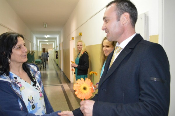 Борис Кърчев честити 8 март на дамите от Казанлък и специално на грижещите се за здравето на казанлъчани