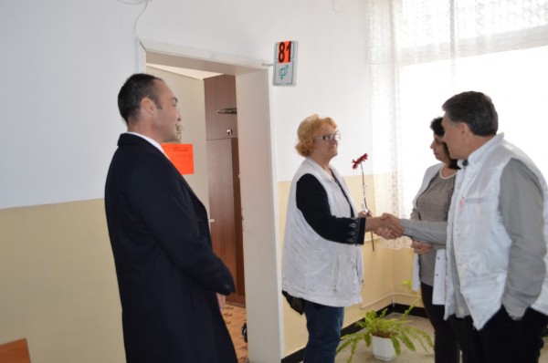 Борис Кърчев честити 8 март на дамите от Казанлък и специално на грижещите се за здравето на казанлъчани