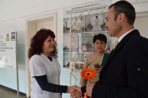 Борис Кърчев честити 8 март на дамите от Казанлък и специално на грижещите се за здравето на казанлъчани