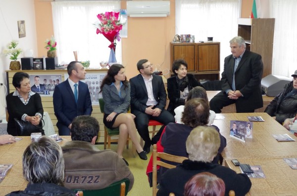 Кандидатите за народни представители от ГЕРБ-Казанлък се срещнаха с жители на Хаджидимитрово