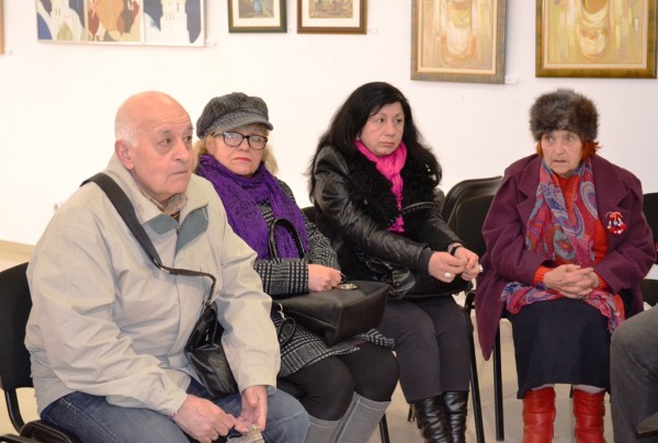 Среща на Общината с творци от Казанлък за връщането на списание „Кула“