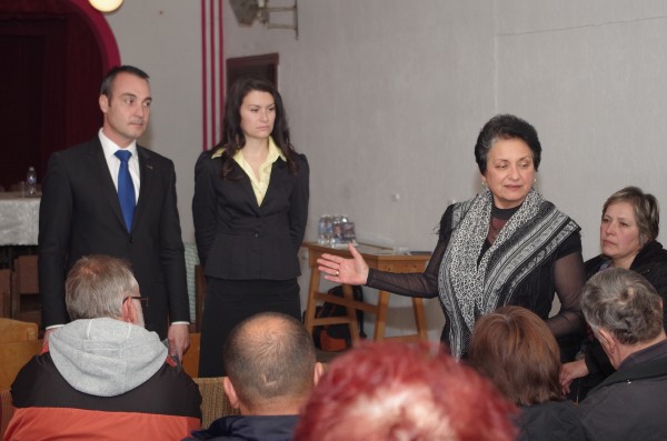 Шейново поиска от  Борис Кърчев и Йоана Фильова да бъде чисто и красиво в България