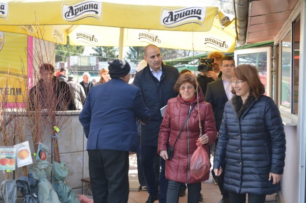 Цветанов в Казанлък: ГЕРБ ще увеличи реално пенсиите още в първата година